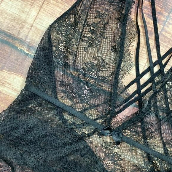 RELISTED Victorias Secret Chantilly Lace Strappy Teddy Lingerie - Picture 4 of 9